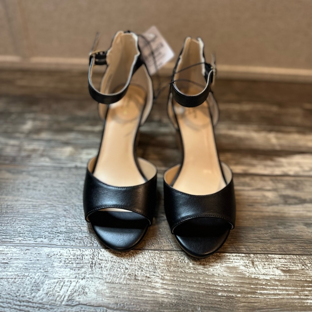 Chic Black Strappy Heels